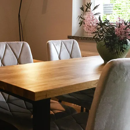 Piaskowy Dom ホームステイ ヤンタル