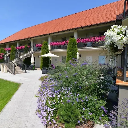 Piaskowy Dom Проживание в семье *