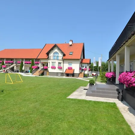 Проживание в семье Piaskowy Dom