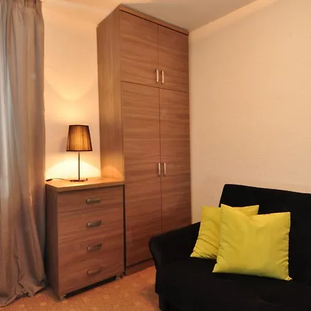 ホームステイ Piaskowy Dom ヤンタル